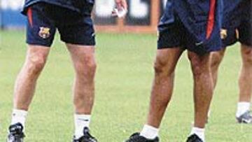 <B>OTRO FICHAJE A ESPALDAS DEL VESTURARIO</B>. La decisión de contratar a Riquelme es atribuible exclusivamente a Joan Gaspart. Van Gaal no lo consideraba una prioridad.