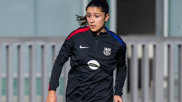 Jana Fernández, durante un entrenamiento con el Barcelona femenino.