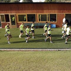 Málaga: 29 jugadores, cero fichajes y Jony esperando en Roma