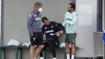 Juanmi, con Pellegrini.