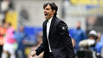 Inter Milan's Italian head coach Simone Inzaghi reacts during the Italian Serie A football match between Inter Milan and Lazio at San Siro Stadium in Milan, on April 30, 2023. (Photo by GABRIEL BOUYS / AFP)