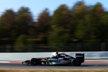 Pascal Wehrlein (Mercedes) sustituye en pista a Lewis Hamilton, actual campeón del mundo de Fórmula 1, ha tenido que dejar la jornada de entrenamientos que se están llevando a cabo en el circuito de Montmeló por sentirse indispuesto