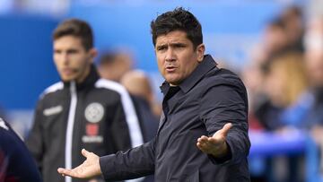 Los diez fichajes que busca el Huesca saldrán del fútbol español