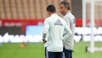 Luis Enrique se quedó encerrado y llegó tarde