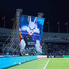 Cruz Azul se aleja de su fortaleza