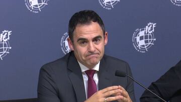 Pregunta incómoda a Velasco Carballo y su respuesta en forma de reto dejó la sala muda