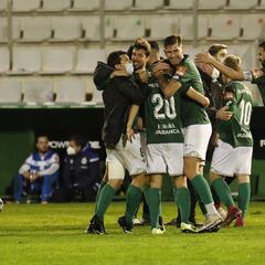 La plantilla del Racing de Ferrol, confinada por cuatro positivos