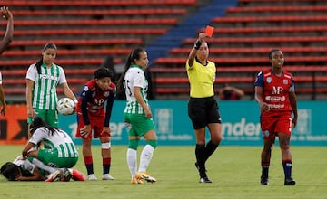 Partido de Liga Femenina entre Atlético Nacional y DIM-Formas Íntimas.