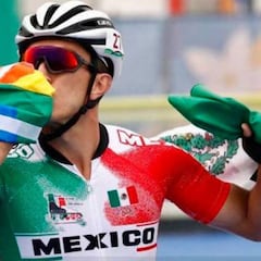 Medallista mexicano ondea bandera LGBT en Panamericanos 2019