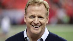 ATLANTA, GA - JANUARY 14: NFL Commissioner Roger Goodell stands on the field prior to the game between the Atlanta Falcons and Seattle Seahwaks at the Georgia Dome on January 14, 2017 in Atlanta, Georgia.   Streeter Lecka/Getty Images/AFP
 == FOR NEWSPAPERS, INTERNET, TELCOS &amp; TELEVISION USE ONLY ==