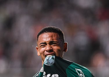 Hasta lael fichaje de Endrick por el Real Madrid el delantero brasileño era la mayor venta del Palmeiras brasileño. En la temporada 16/17 el Manchester City desembolsó más de treinta millones de euros para ficharle. Este mismo año ha sido traspasado al Arsenal (52 millones de euros).