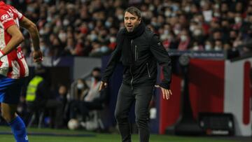 Eduardo Coudet, entrenador del Celta, durante el partido contra el Atlético de Madrid en el Wanda Metropolitano.