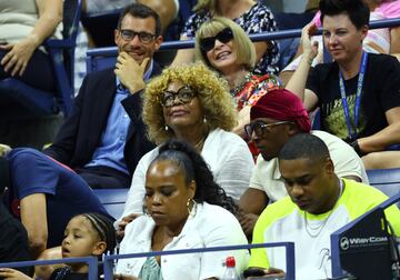 La editora de Vogue Anna Wintour y la madre de Serena Williams, Oracene Price.