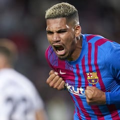 Araújo, ambicioso: "Aspiramos a todo, a LaLiga, la Copa..."