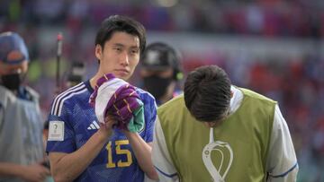 Kamada se lamenta después del partido contra Costa Rica.