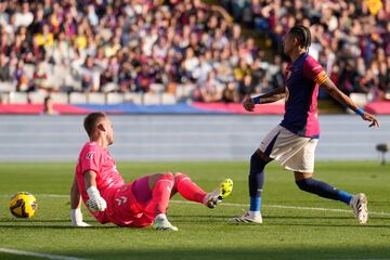 El brasileño había conseguido adelantar al Barcelona, pero el árbitro con ayuda del VAR anuló el tanto por un fuera de juego que existió en la jugada.