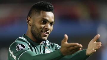 El delantero colombiano de Palmeiras anotó los dos goles del encuentro y dejó la eliminatoria muy decantada para el sobrio equipo paulista de Scolari.