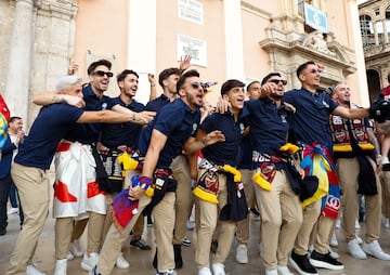 Alegr¨ªa de la plantilla del Levante durante las celebraciones por el ascenso a primera divisi¨®n.