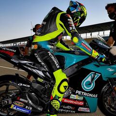 Inquietante decimonoveno de Rossi a 1.6 de Quartararo