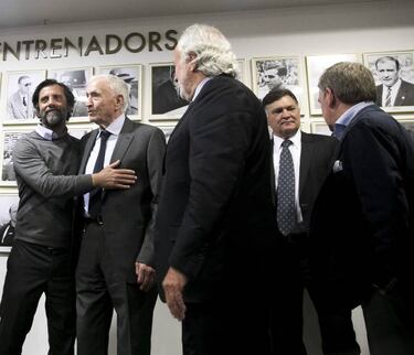 Quique trata de burlar la crisis de los 50 en el Espanyol