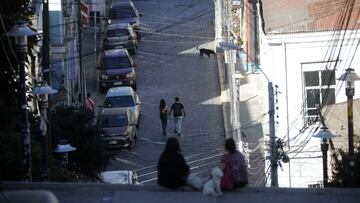 Curva y mapa de casos, contagios y muertes por regi&oacute;n en Chile, hoy, 3 de diciembre