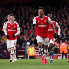 Yerry Mina, presente en derrota de Everton ante Arsenal
