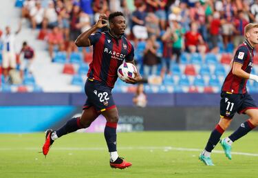 El delantero levantinista sigue en racha, en la última jornada volvió a ser importante y consiguió un tanto ante el Oviedo que valió un punto.