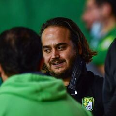 Presidente de León se identifica con la afición del Atlas