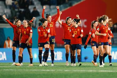 Las jugadoras españolas celebran el cuarto gol del partido tras la decisión del VAR. La autora fue Jenni Hermoso.