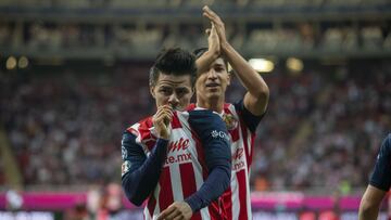 Pavel Pérez festeja su gol con las Chivas en contra de Tijuana.