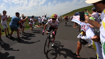 Esteban Chaves, el mejor colombiano en la etapa 10 del Tour de Francia 2023.