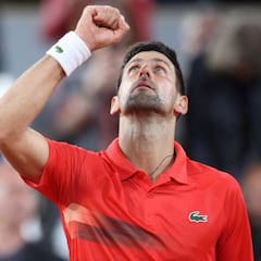 Djokovic pierde sólo cuatro juegos en un rotundo estreno