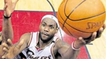 <b>JUGADOR-FRANQUICIA. </b>Con 21 años, LeBron es básico en los Cavs.