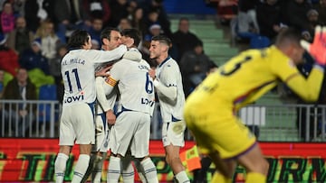 Los jugadores del Espanyol celebran la victoria en Getafe.