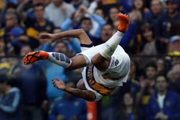 Buenos Aires 01 Noviembre 2015
Boca Juniors vs Tigre, por la fecha 29 del Torneo Julio Humberto Grondona en el Estadio Alberto J. Armando
Festejo de Fabian Monzon
Foto Gustavo Ortiz