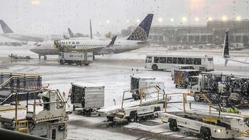 Una tormenta de nieve podría generar problemas en los vuelos de millones de personas para Thanksgiving. ¿A qué estados afectará más? Aquí los detalles.
