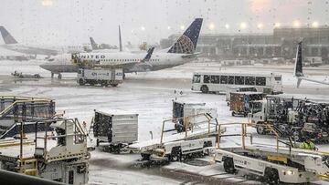 Una tormenta de nieve podr&iacute;a generar problemas en los vuelos de millones de personas para Thanksgiving. &iquest;A qu&eacute; estados afectar&aacute; m&aacute;s? Aqu&iacute; los detalles.