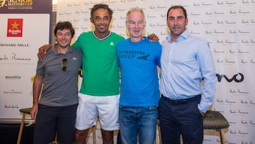 Sebastien Grosjean, Yannick Noah, John McEnroe y Albert Costa, en la presentaci&oacute;n de la Seniro Masters Cup en Marbella.