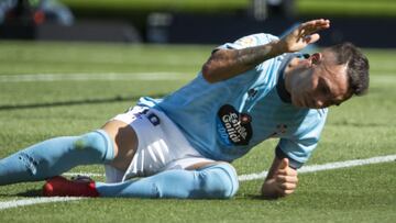 Iago Aspas se lamenta tras fallar una ocasión en el partido entre el Celta y el Atlético de Madrid.