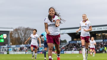 Manuela Paví anotó el segundo gol de la victoria 1-4 del West Ham United.