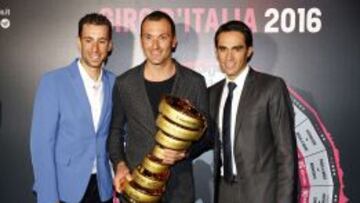 Nibali, Ivan Basso (que confirm&oacute; su retirada) y Alberto Contador, en la presentaci&oacute;n del Giro 2016.