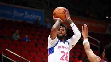 Alfonzo McKinnie anotó 33 puntos para Capitanes CDMX frente a Iowa Wolves.