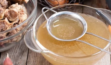 Cómo preparar el mejor caldo de huesos con tan sólo 2 ingredientes para recuperar colágeno y cuidar tu piel