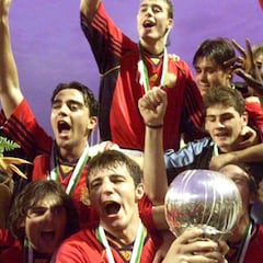 ¿Qué fue de los compañeros de Iker y Xavi en el Mundial sub-20? Uno es vendedor de cupones...