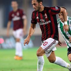 Resultado Milan 1-2 Betis: Cristian Zapata estuvo 64'