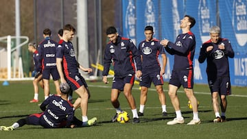 Zakaria Eddahchouri realizó su primer entrenamiento con el Deportivo.