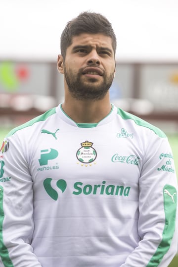 Néstor Araujo (Santos) - 1 Liga MX (Santos): Néstor Araujo va pos su segundo campeonato con Santos, antes ya fue campeón con los Guerreros en su título más reciente.