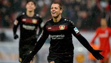 Chicharito hace historia en la Champions