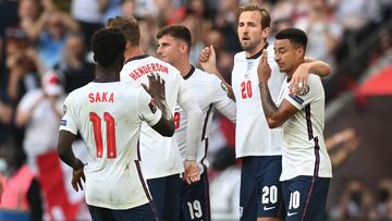 Jugadores ingleses celebran un gol de Kane.