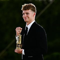 Un nuevo Léon Marchand ve la luz con la llegada de 2025